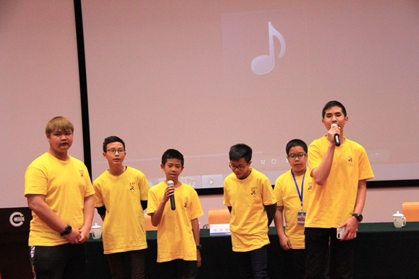 图6 营员合唱泰国歌曲.jpg