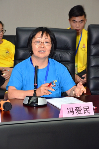 3 图为德国领队冯爱民女士讲话.jpg