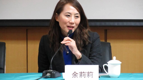 3 图为菲律宾光启学校中文部主任余莉莉讲话.jpg
