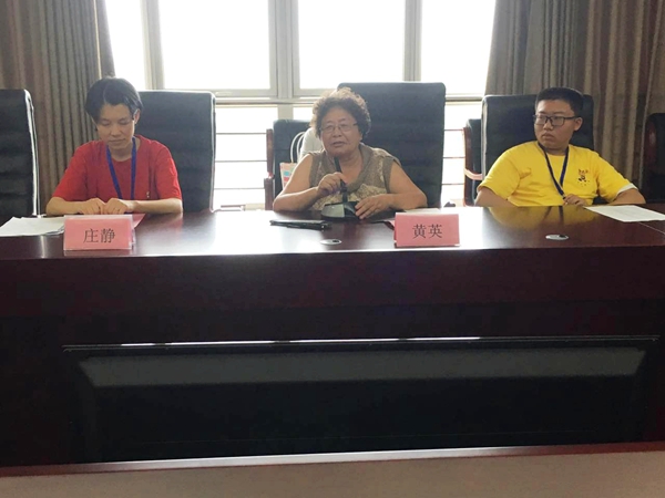 图4 来自西班牙的领队黄英女士讲话.jpg