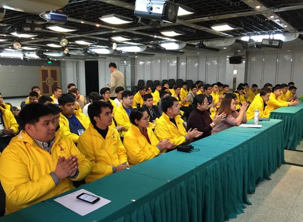 图2 闭营式会场上的营员们.jpg