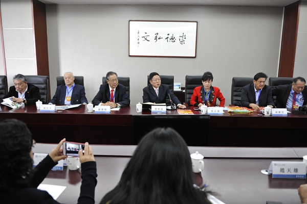 张德瑞副院长讲话.jpg