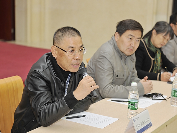 2曹正国副院长与嘉宾交流.jpg