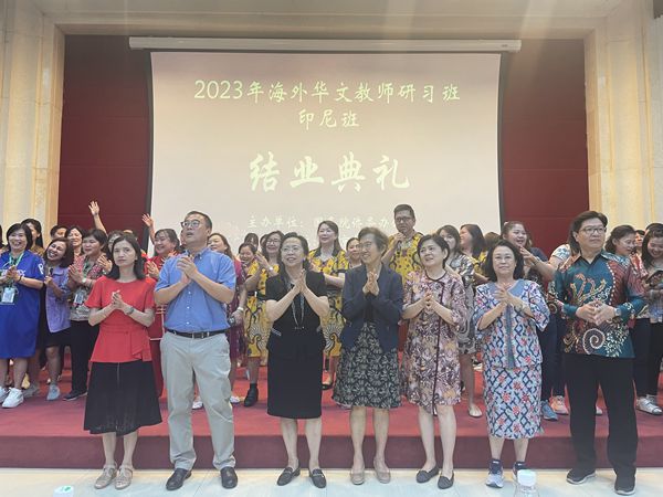 7.全体大合唱_副本.jpg