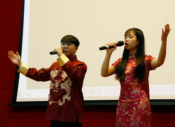 4.诗朗诵——《青春中国》_副本.jpg