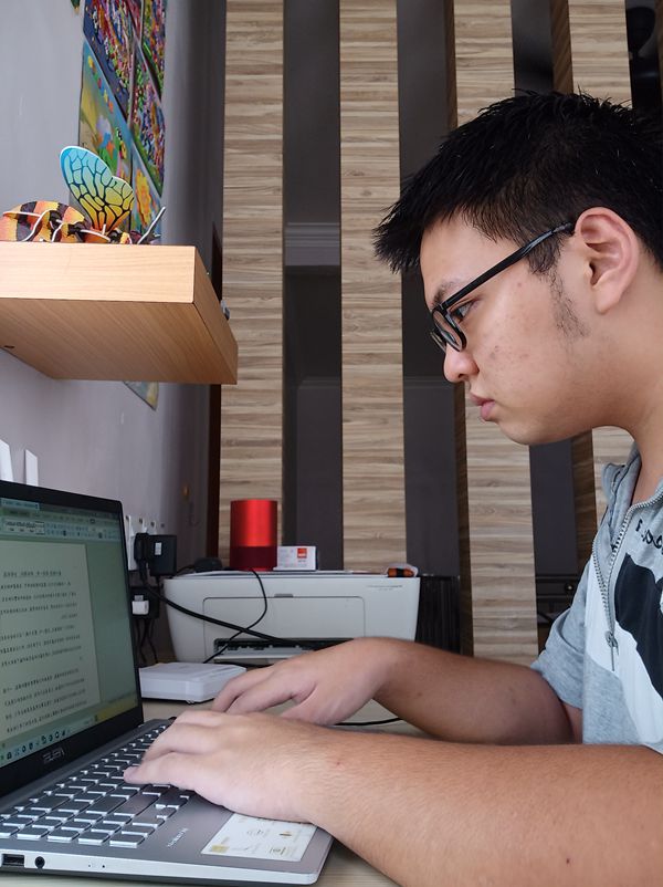 李毅凯同学撰写作文_副本.jpg