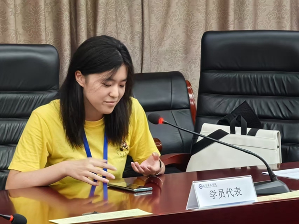 1 营员代表倪依雅同学发言_副本.jpg