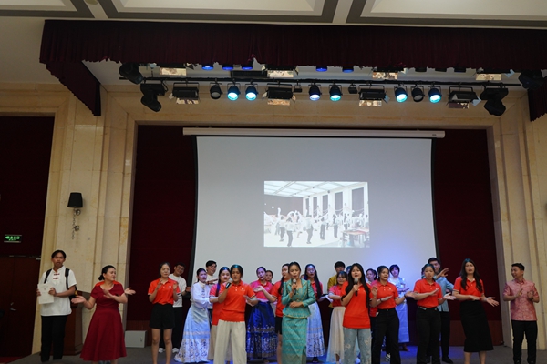 3 结业汇演现场_副本.jpg