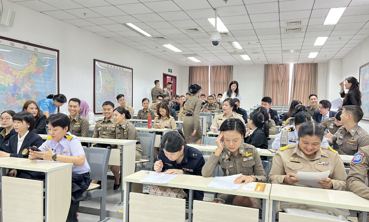 图片7--官员班.png