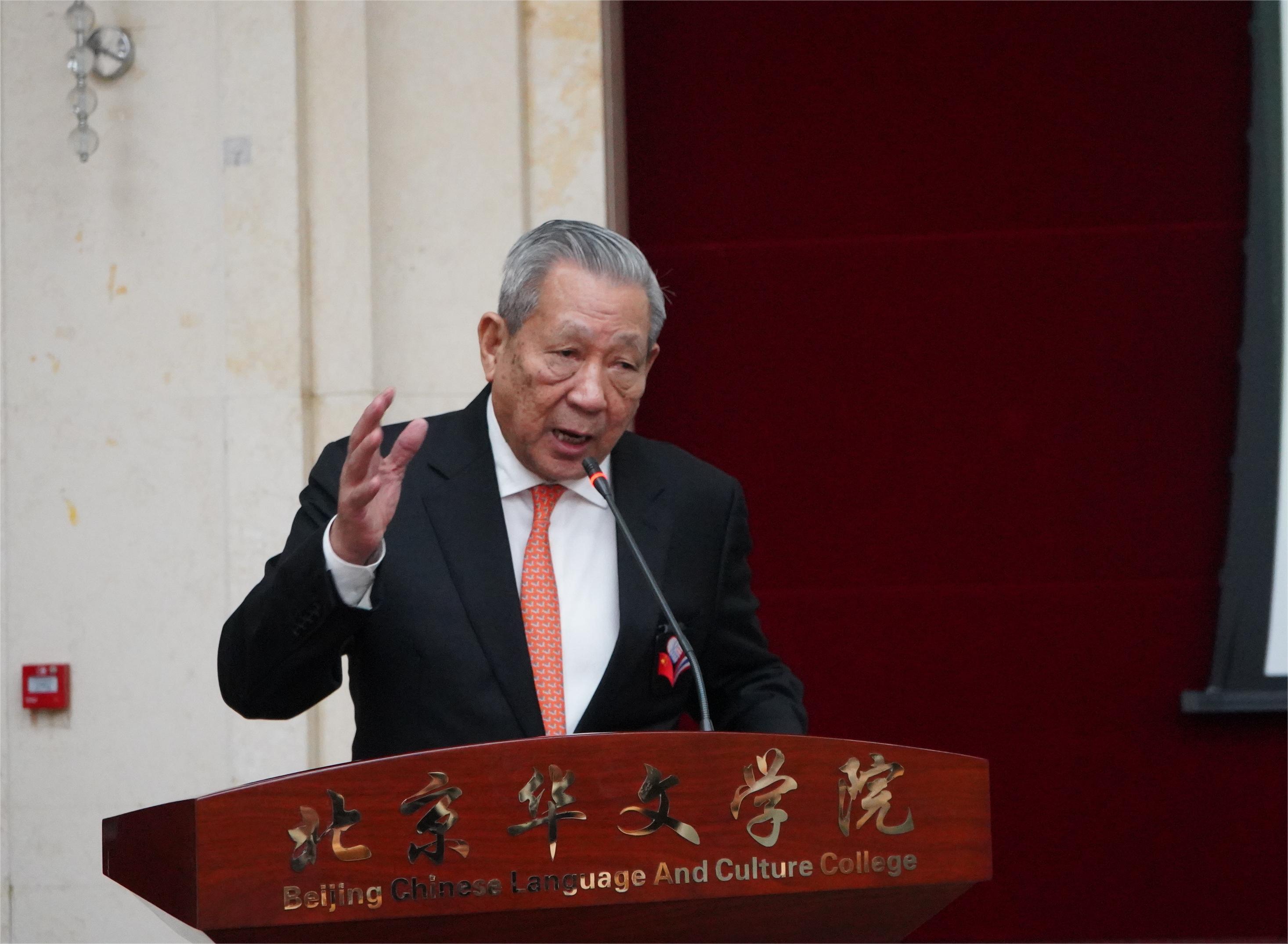 泰中文化促进委员会披尼%U2022扎禄颂巴主席讲话.jpg