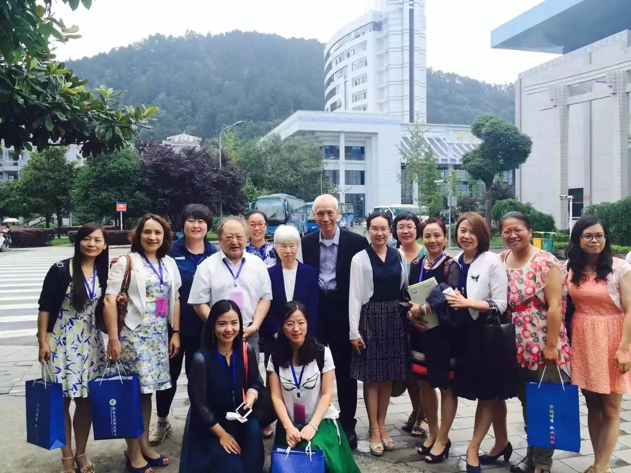 李春风副教授、闻静教授参加第十二届国际双语学学会.jpg